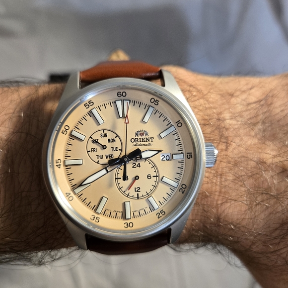 Orient Defender RA-AK0405Y10B Automatic Watch with Salmon dial - Picture 5 of 8